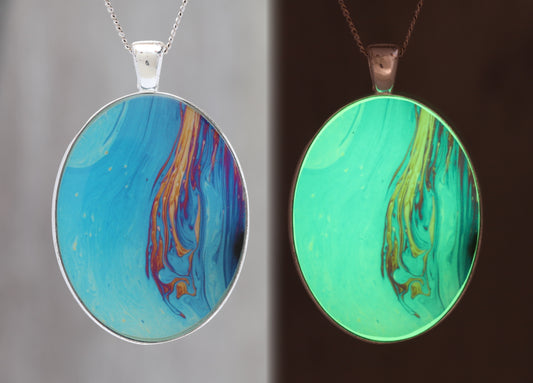 Fiery Hand  - Glow-in-the-dark pendant with a beautiful abstract soap film pattern